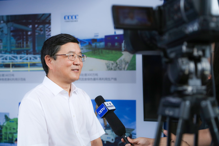 山美股份董事長楊安民接受中國教育電視臺采訪，談建筑垃圾資源化處理