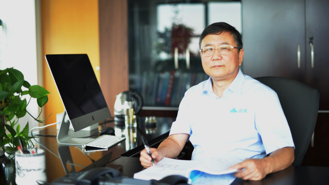 楊安民從業(yè)卅五周年系列報(bào)道--“三十五年磨一劍，山更美，業(yè)更精”專訪